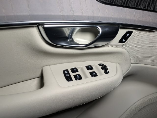 New 2026 Volvo XC90 T8 Ultra w/ Protection Package AWD/4WD image 12