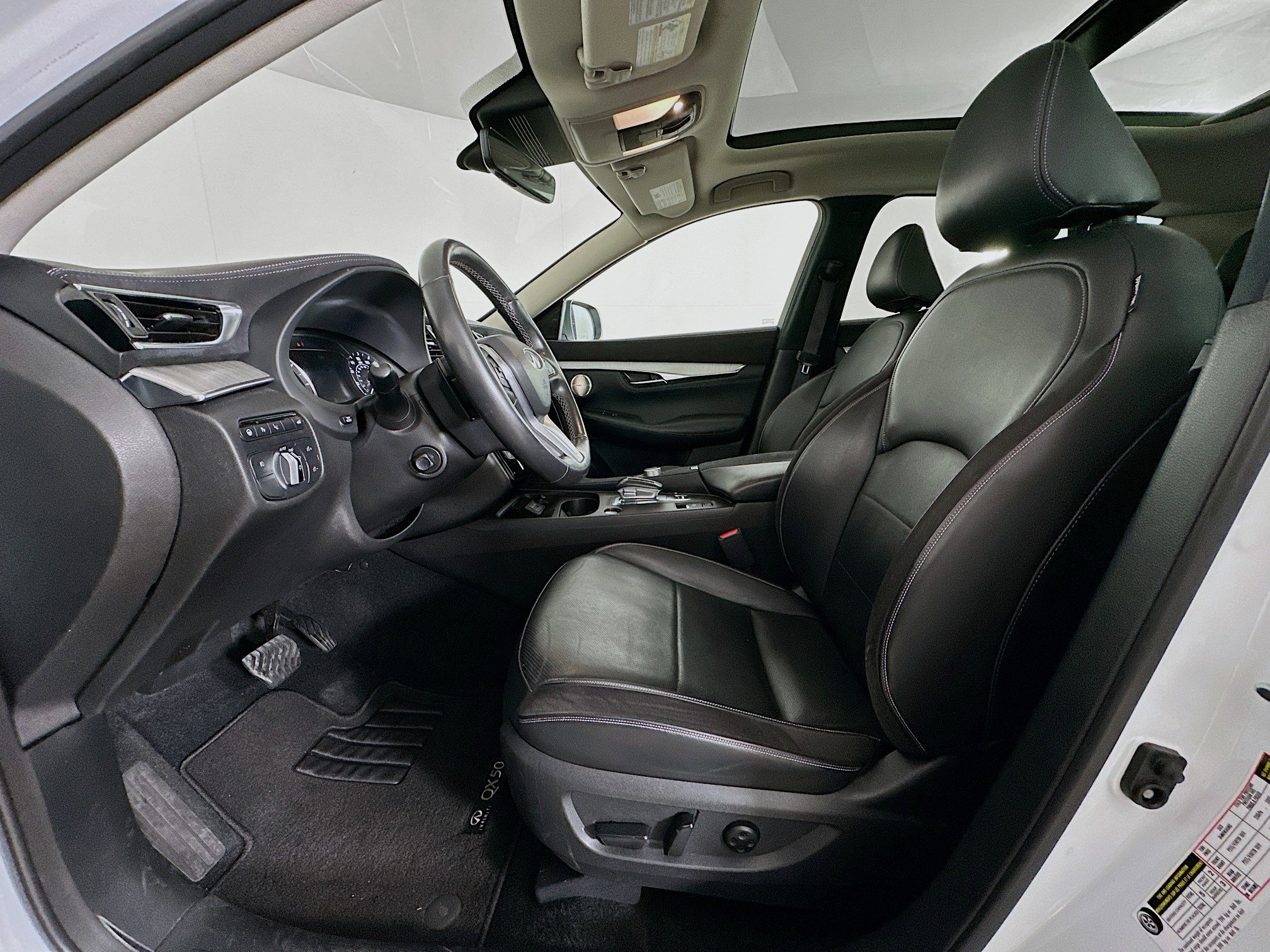 Used 2023 INFINITI QX50 Sensory image 13