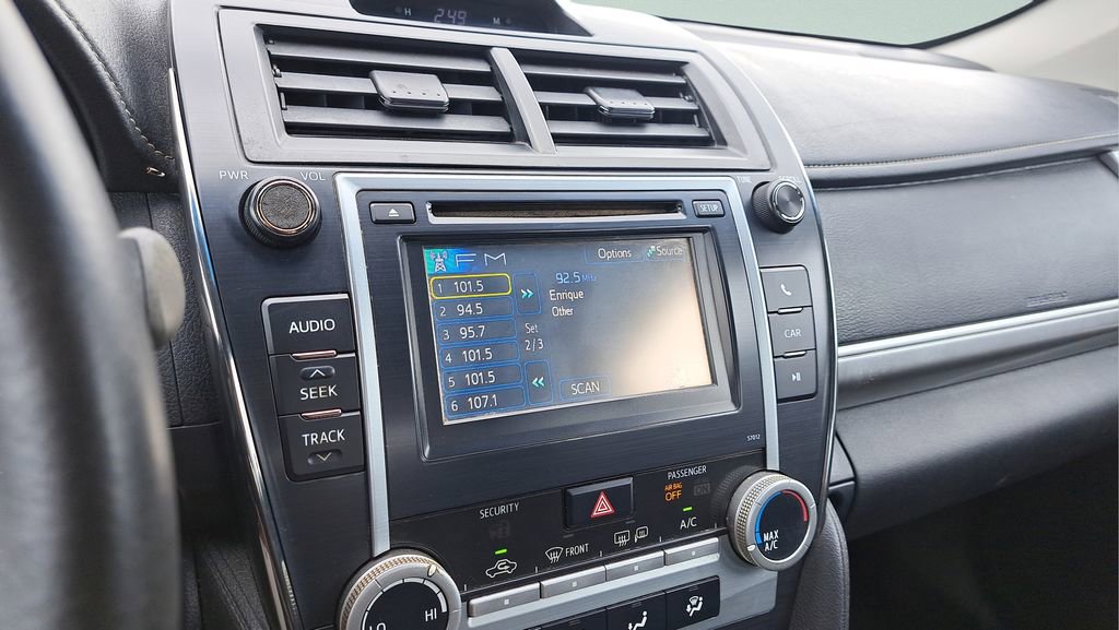 Used 2012 Toyota Camry SE image 16