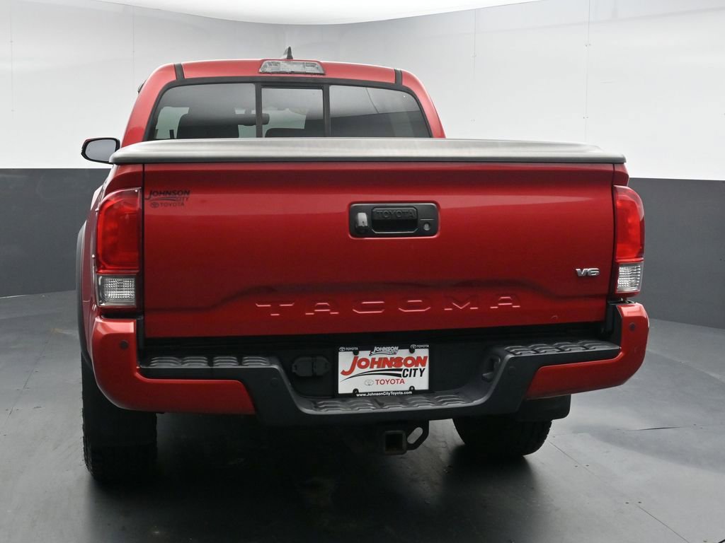 Used 2016 Toyota Tacoma TRD Off-Road w/ Premium & Technology Package image 7