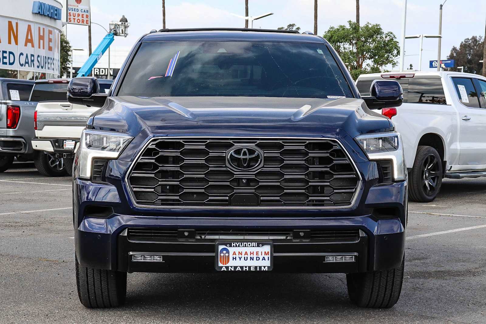 Used 2025 Toyota Sequoia Platinum image 2