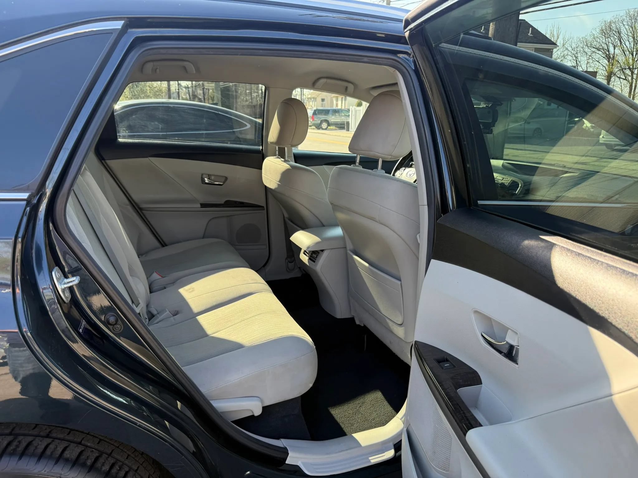 Used 2015 Toyota Venza LE AWD/4WD image 26