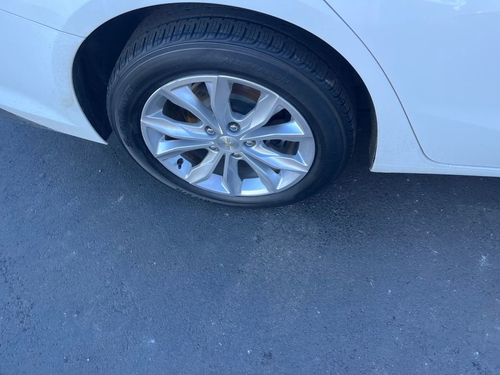 Used 2020 Chevrolet Malibu LT image 31