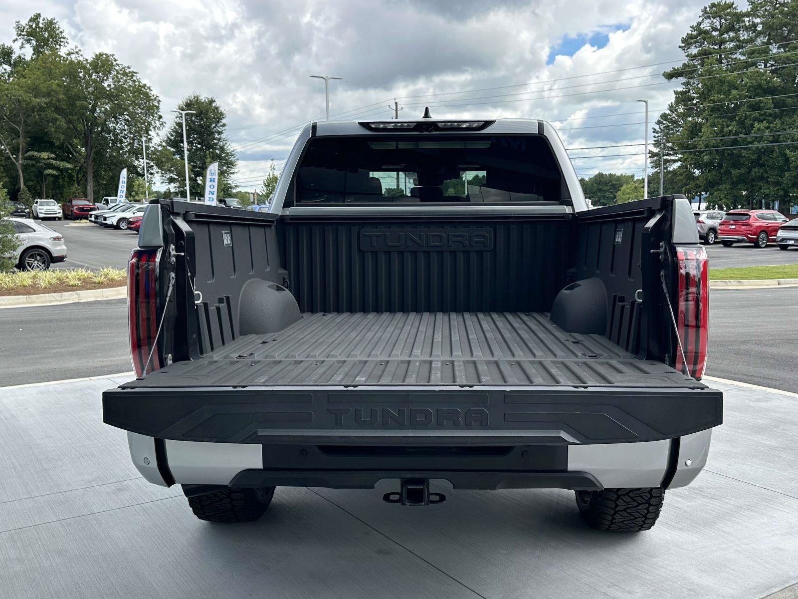 Used 2023 Toyota Tundra Platinum AWD/4WD image 8
