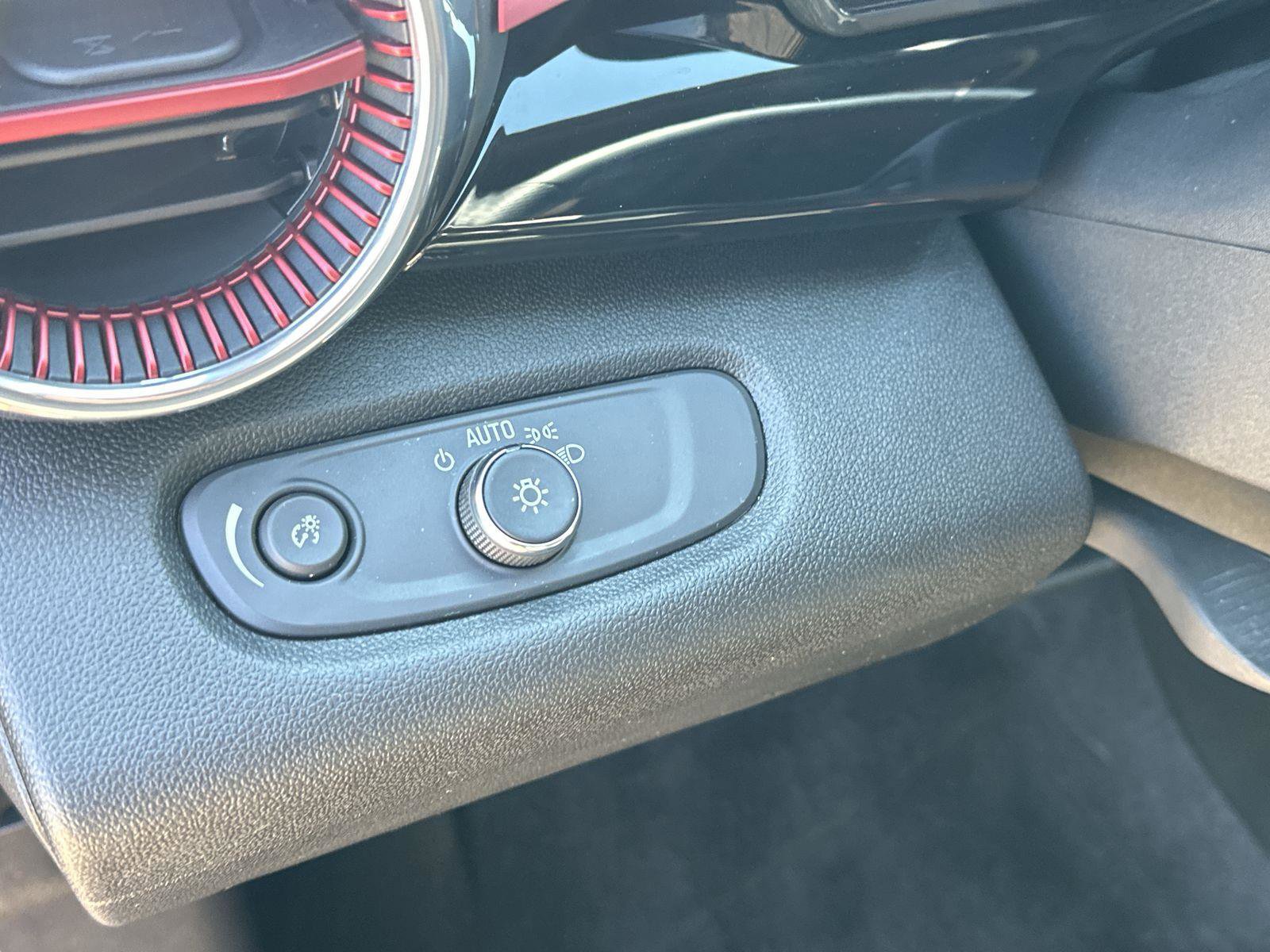 Used 2024 Chevrolet Trax RS w/ Driver Confidence Package image 19