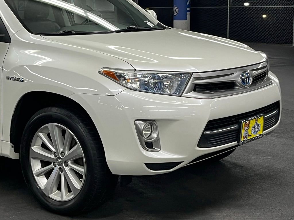 Used 2013 Toyota Highlander Limited AWD/4WD image 38