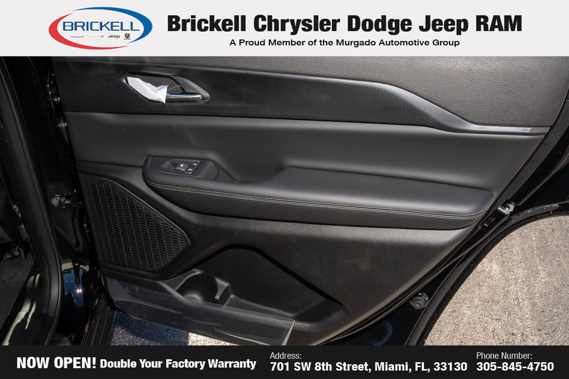 New 2025 Jeep Grand Cherokee L Laredo image 12