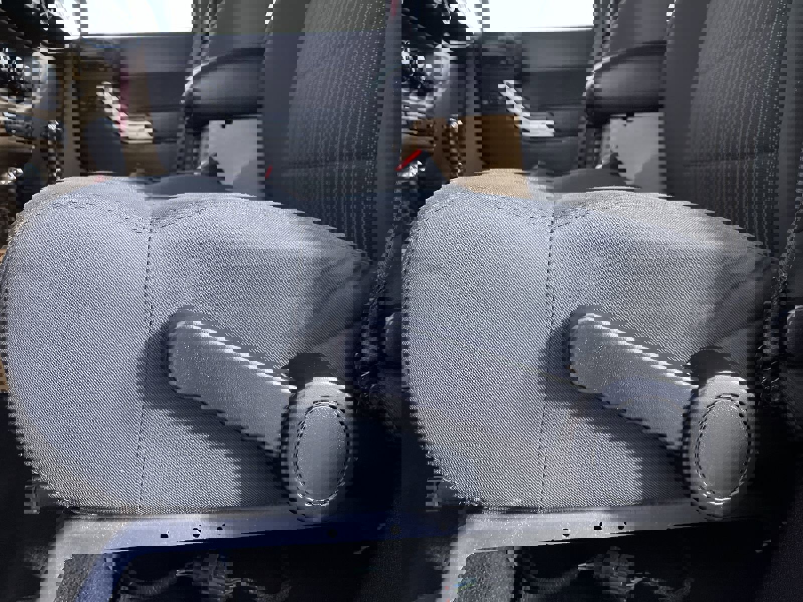 Used 2012 Jeep Wrangler Unlimited Sahara w/ Connectivity Group image 13