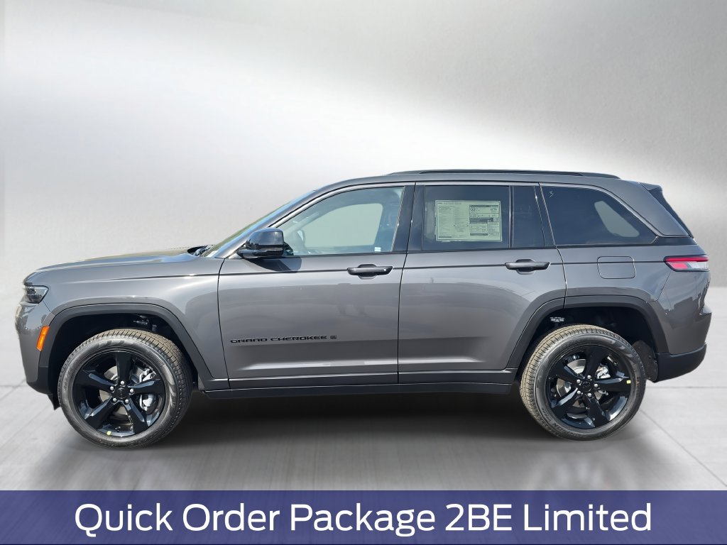 New 2026 Jeep Grand Cherokee Limited w/ Limited Altitude Package AWD/4WD image 3