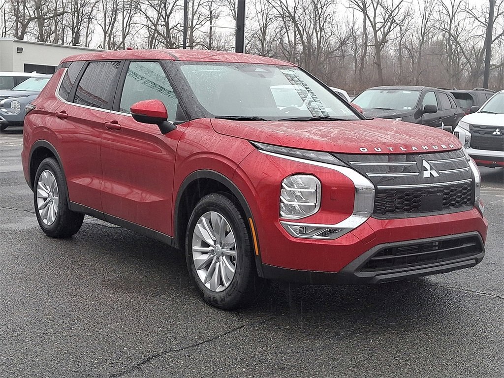 New 2026 Mitsubishi Outlander ES image 4