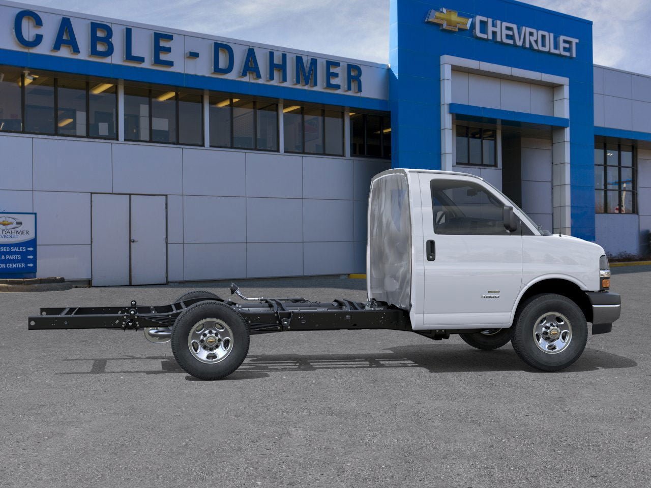 New 2025 Chevrolet Express 3500 w/ Power Convenience Package RWD image 5