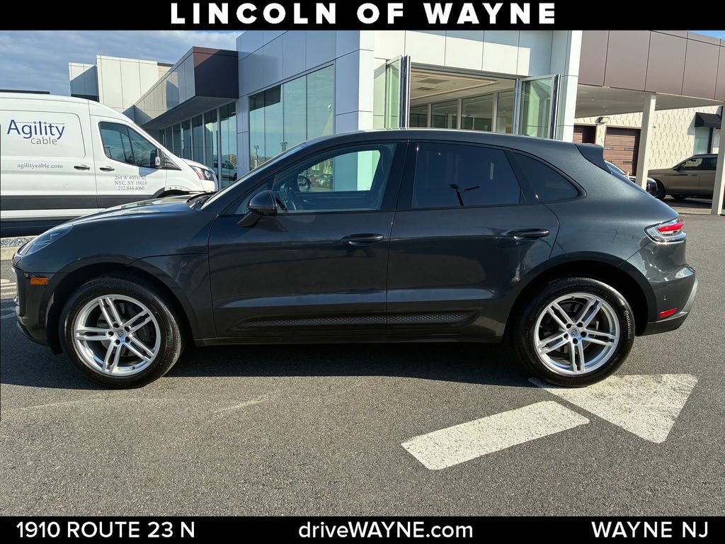 Used 2022 Porsche Macan video 2