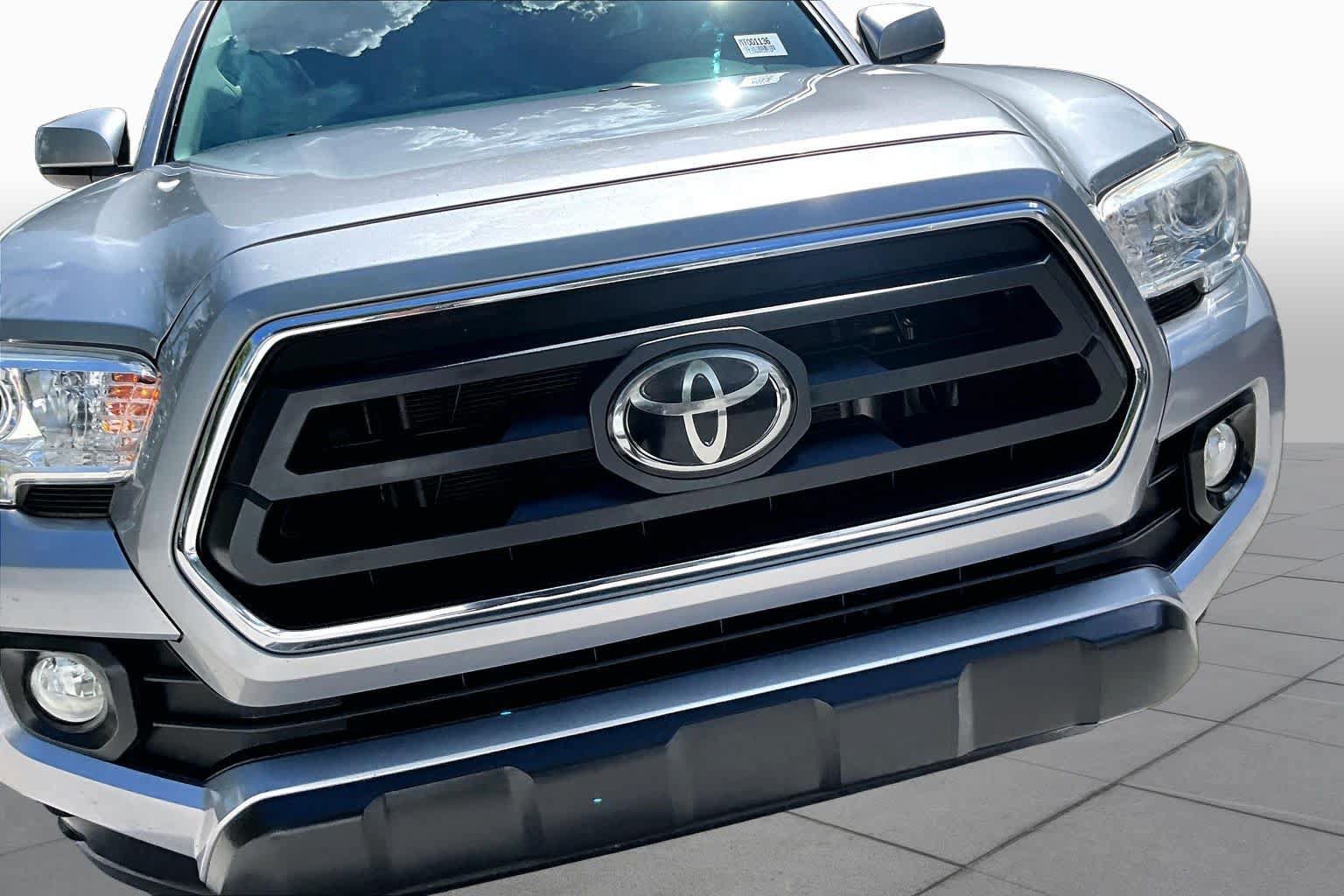 Used 2021 Toyota Tacoma SR5 RWD image 30