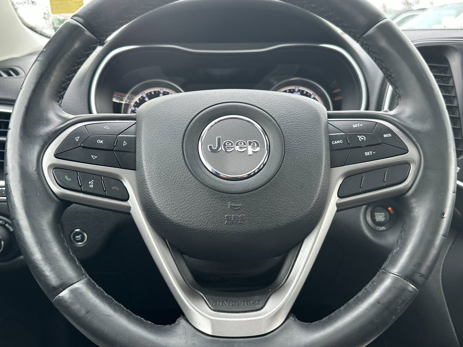 Used 2019 Jeep Cherokee Latitude Plus w/ Comfort/Convenience Group image 22