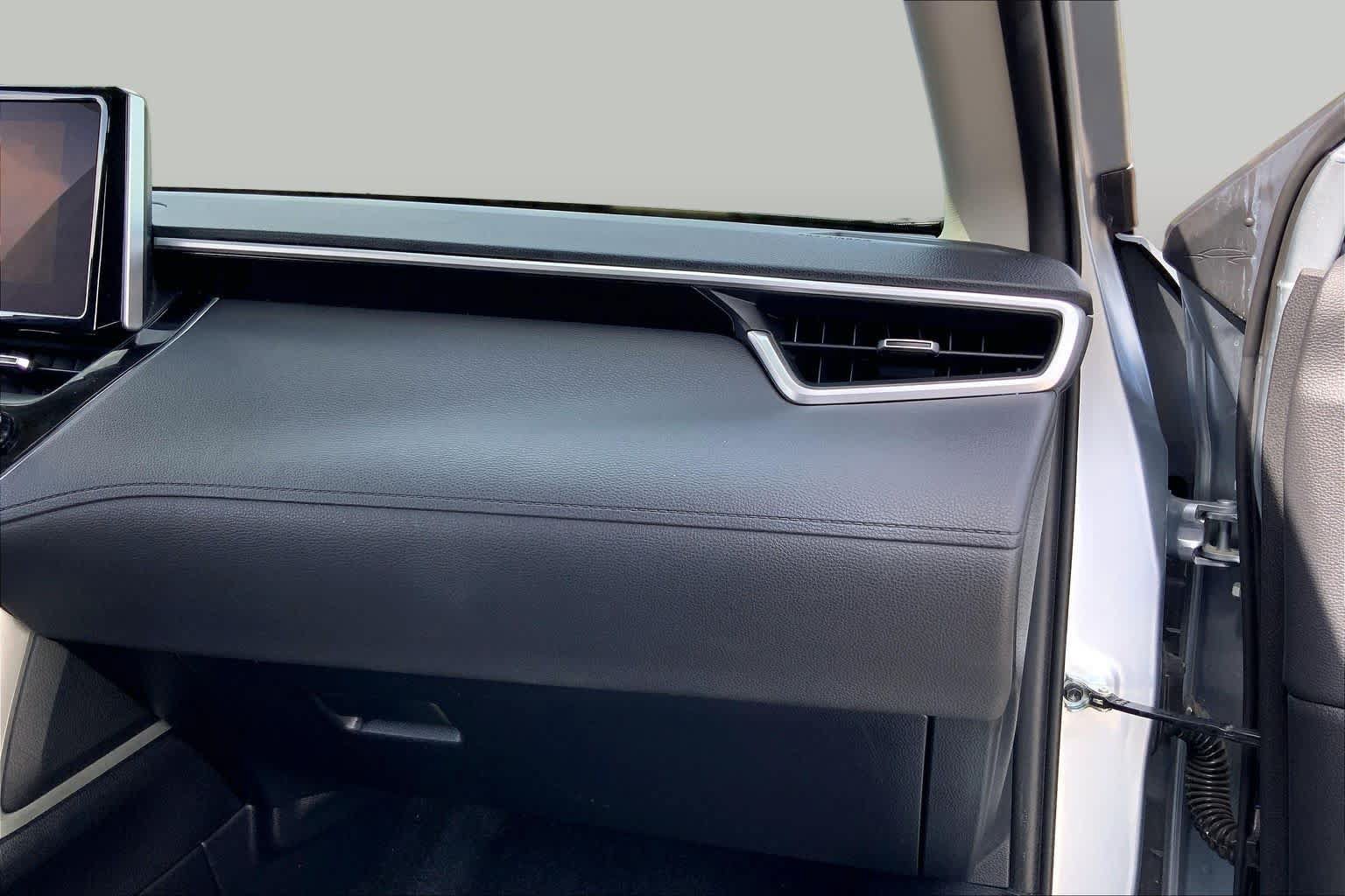 Used 2023 Toyota Corolla Cross XLE AWD/4WD image 18