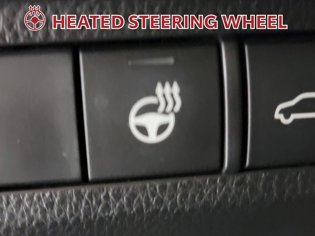 Used 2022 Toyota RAV4 XLE Premium AWD/4WD image 20