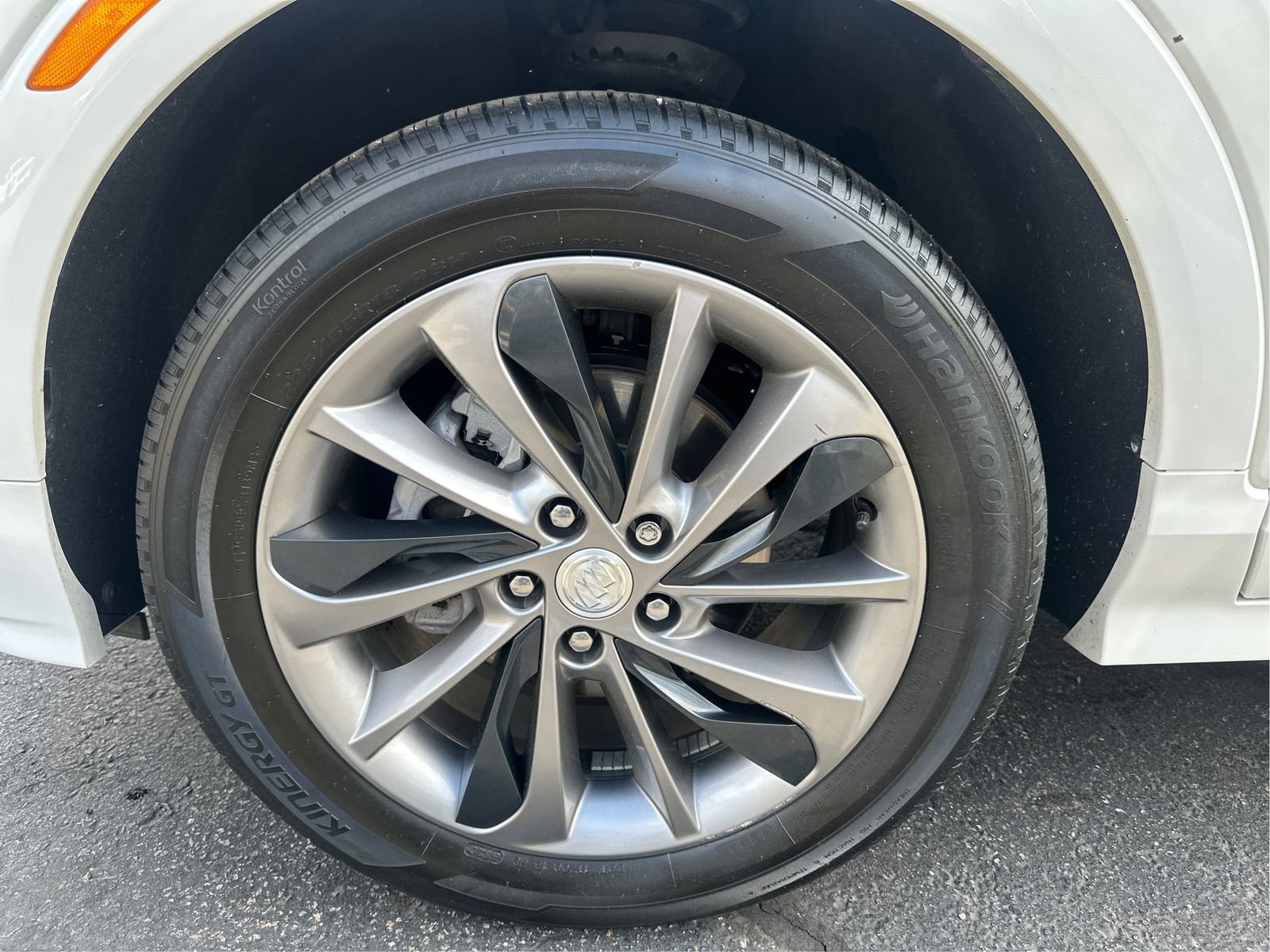 Certified 2021 Buick Encore GX Essence w/ Advanced Technology Package AWD/4WD image 25