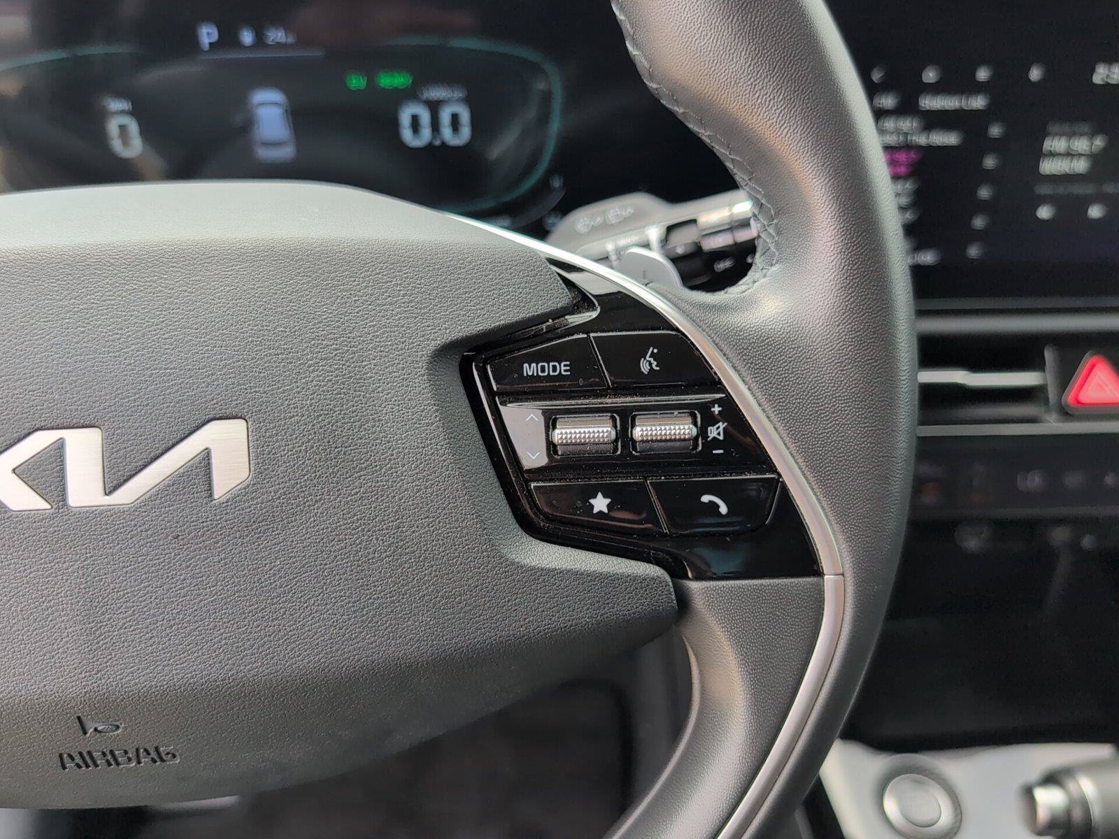 Used 2024 Kia Niro EX FWD image 33