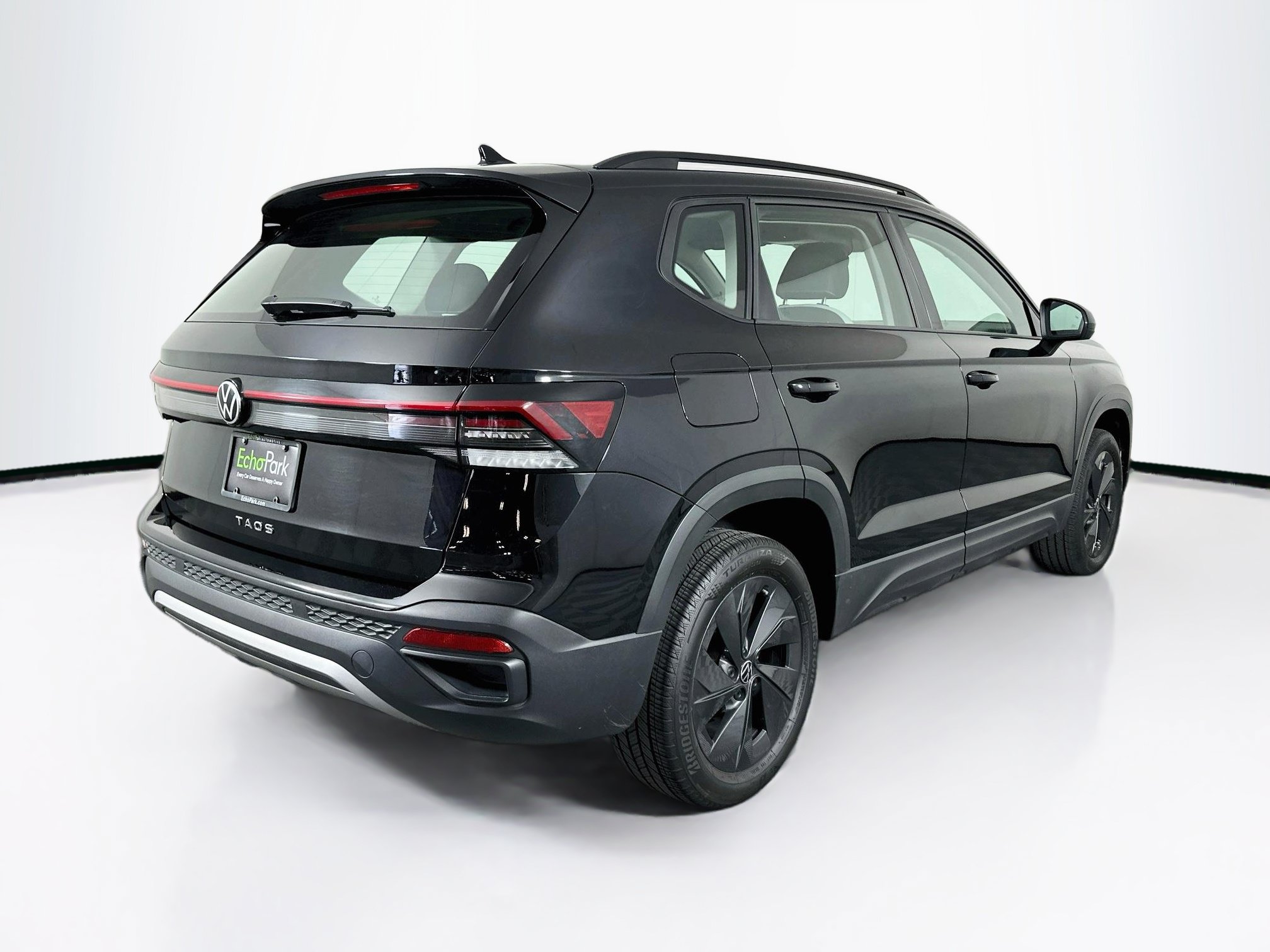 Used 2025 Volkswagen Taos S FWD image 9