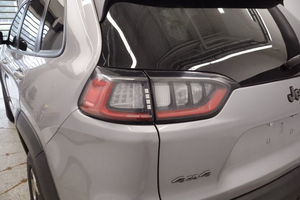 Used 2019 Jeep Cherokee Trailhawk w/ Comfort & Convenience Group AWD/4WD image 14