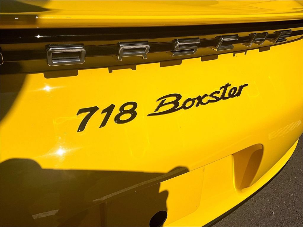 Certified 2024 Porsche 718 Boxster RWD image 31
