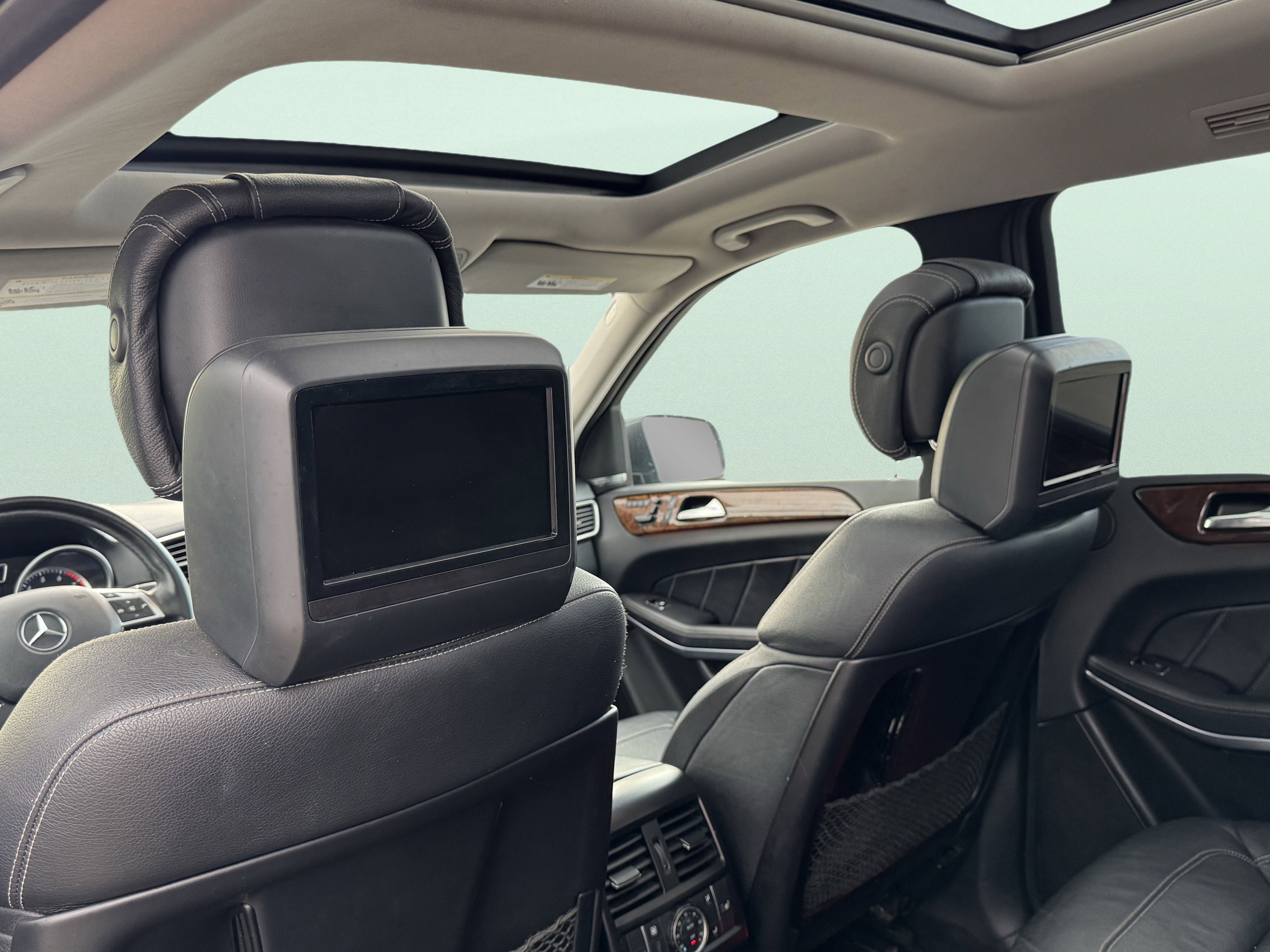 Used 2015 Mercedes-Benz GL 550 4MATIC image 10