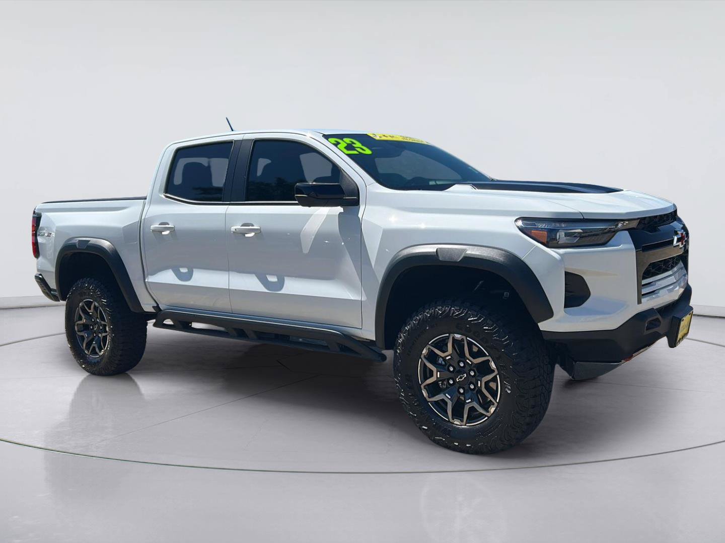 Used 2023 Chevrolet Colorado ZR2 w/ ZR2 Convenience Package III AWD/4WD image 3