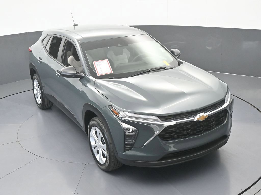 Used 2025 Chevrolet Trax LS FWD image 52