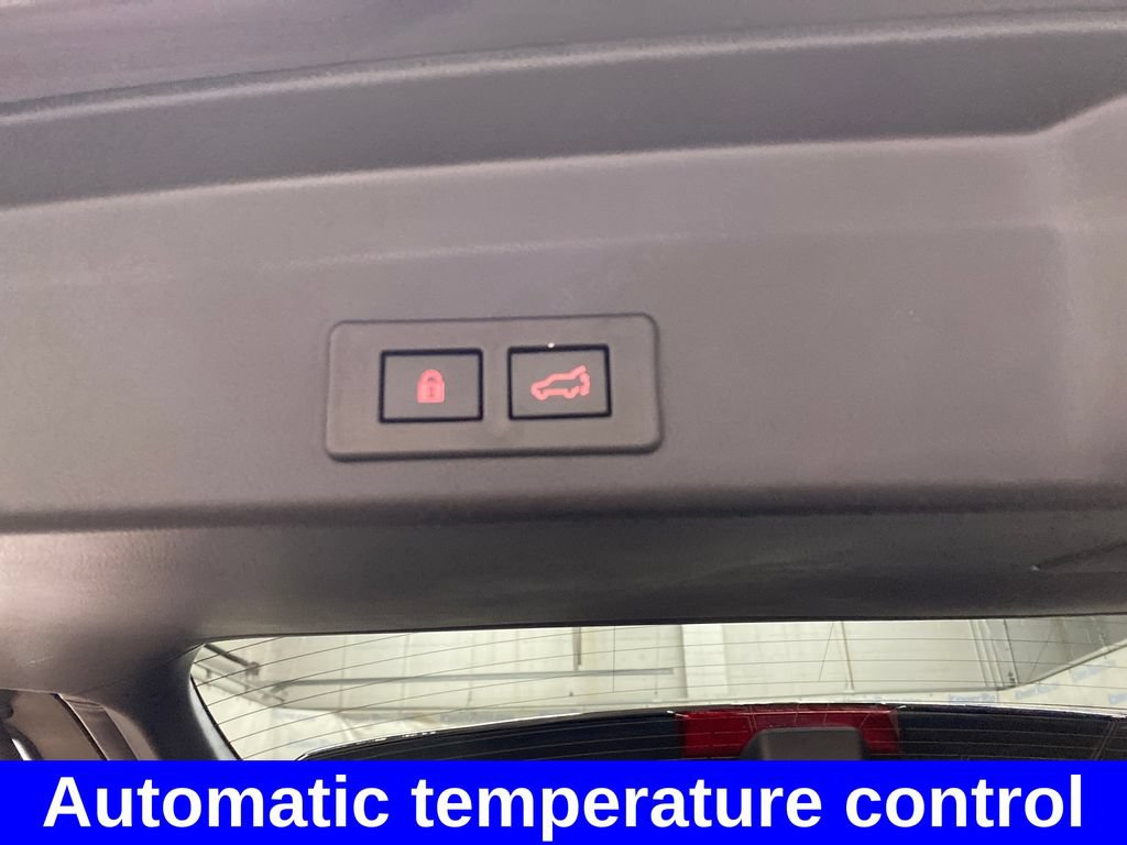 Certified 2025 Subaru Ascent Touring AWD/4WD image 18
