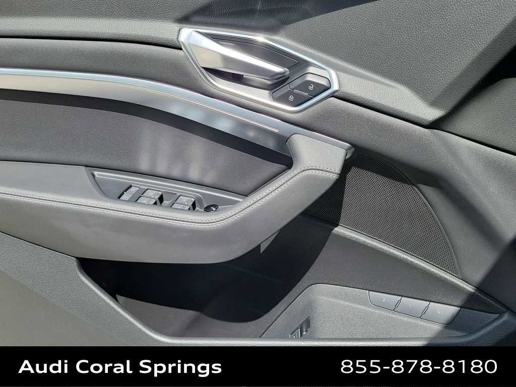 Certified 2023 Audi e-tron Premium Plus w/ Premium Plus Package image 27