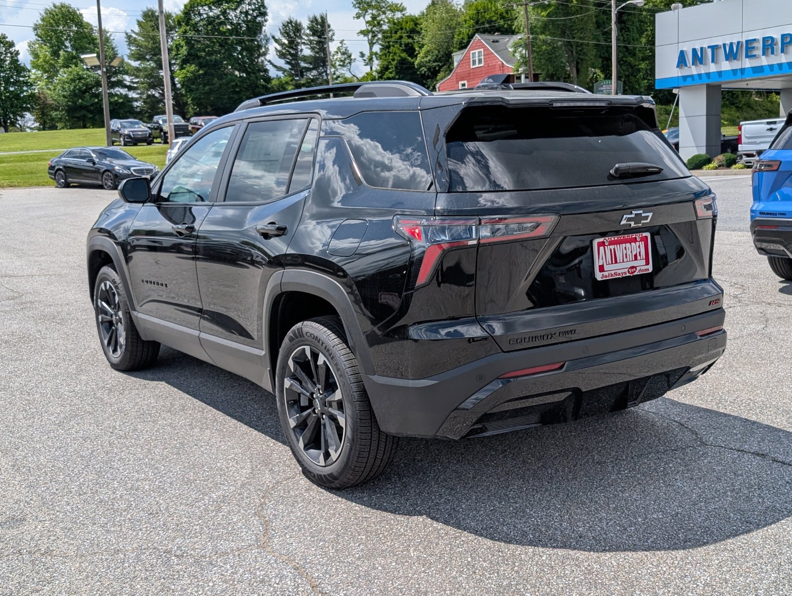 New 2026 Chevrolet Equinox RS w/ Convenience Package III AWD/4WD image 3