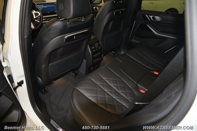 Used 2025 BMW X5 xDrive40i w/ M Sport Package AWD/4WD image 23