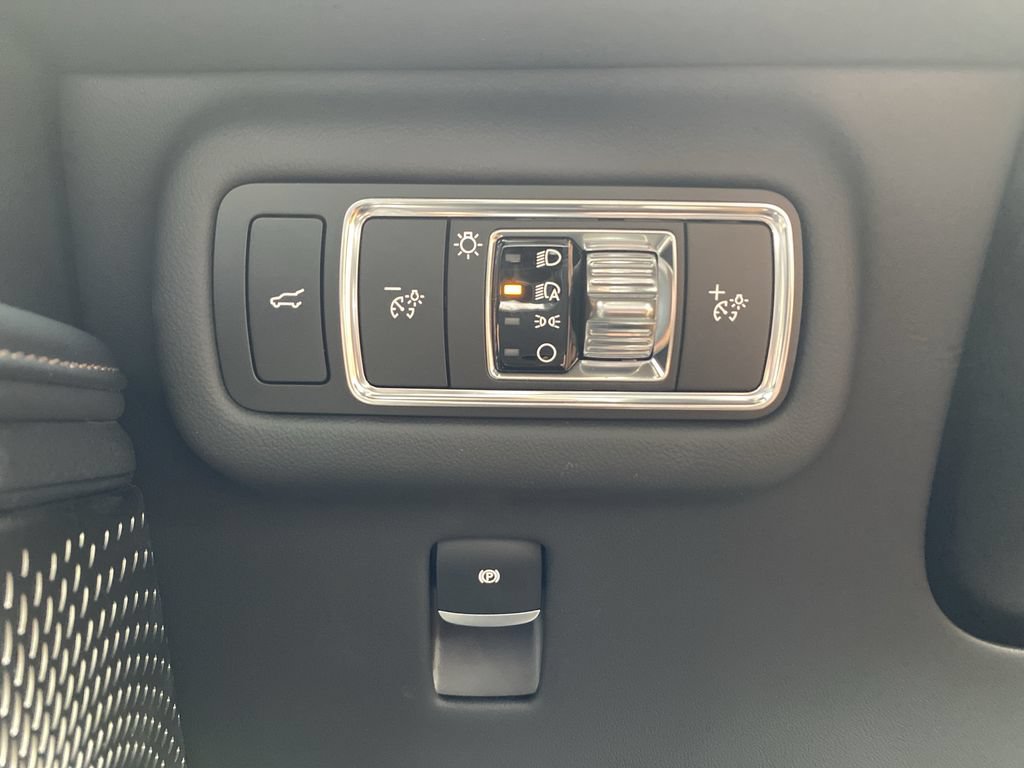 Used 2025 Lincoln Nautilus Reserve AWD/4WD image 21