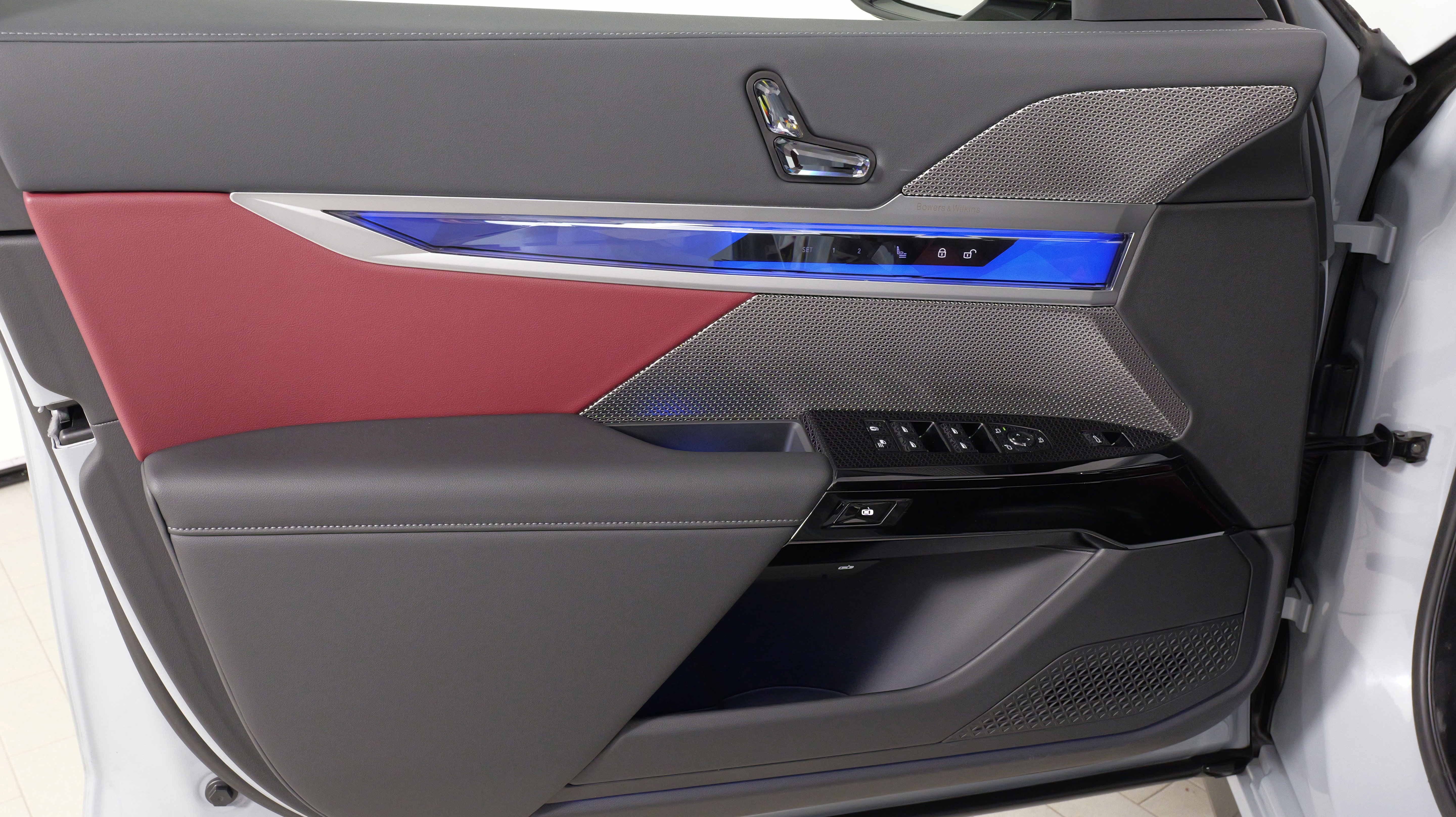 Used 2024 BMW 740i xDrive image 24