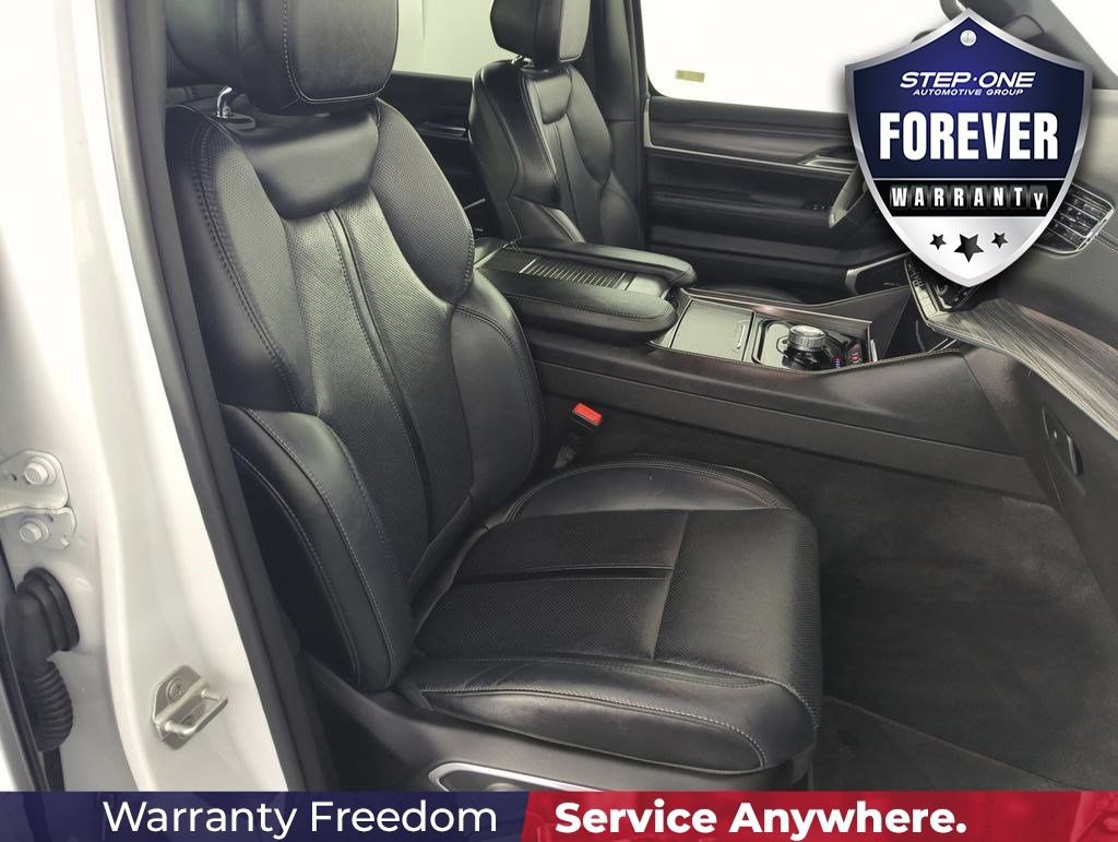 Used 2024 Jeep Wagoneer Series II w/ Flexible Seating Group RWD image 38