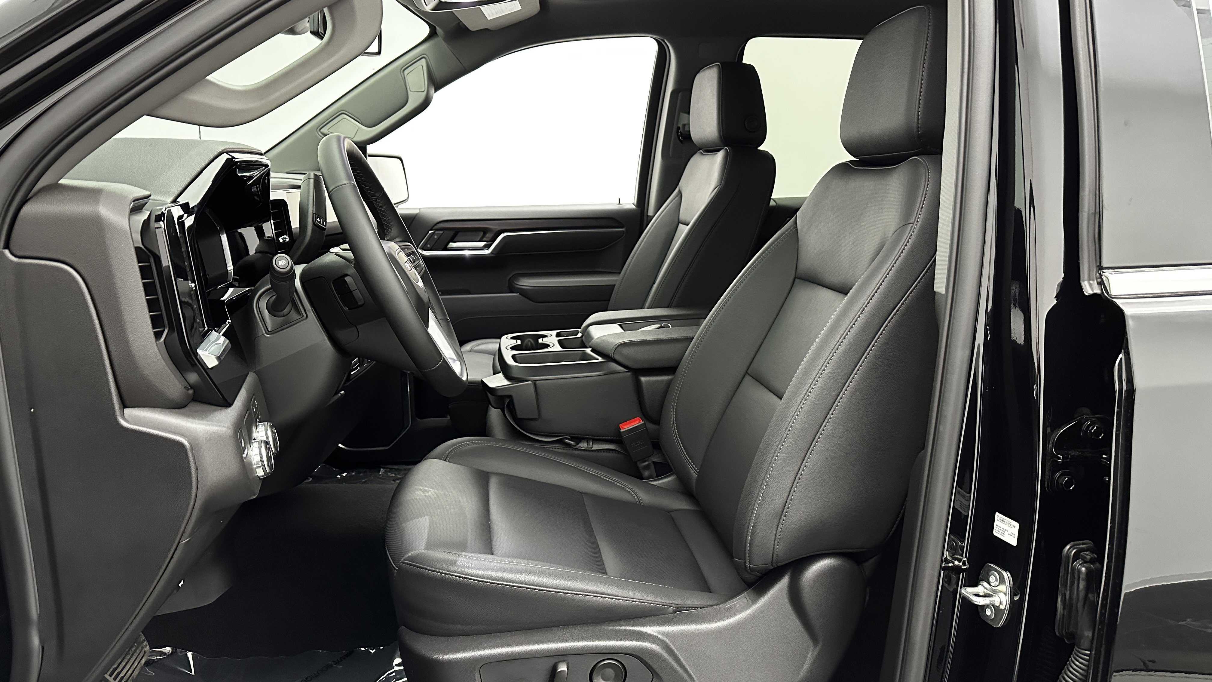 Used 2026 GMC Sierra 1500 SLT image 15