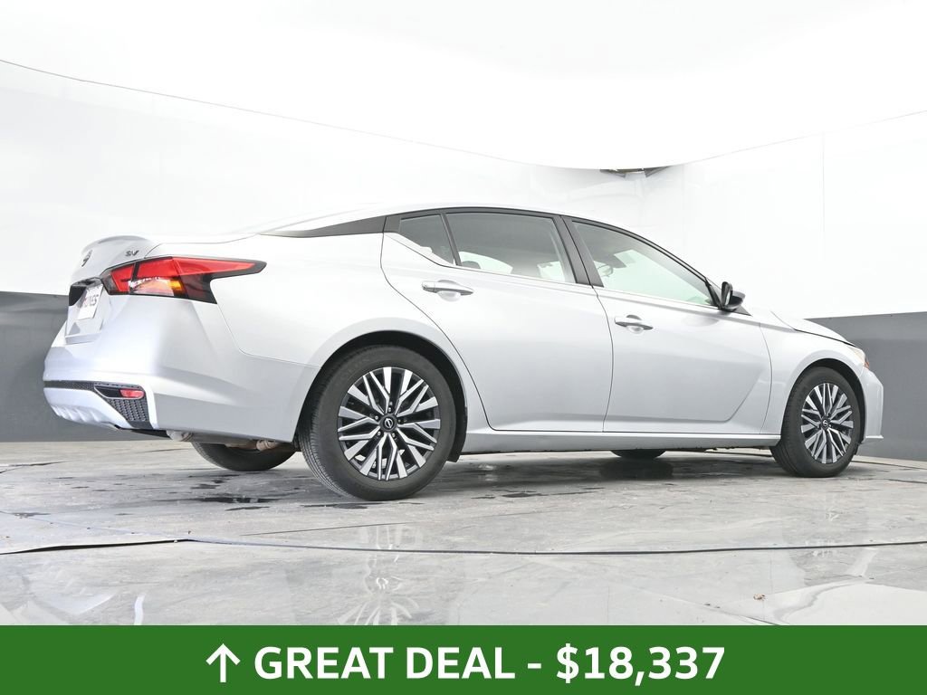 Used 2023 Nissan Altima 2.5 SV FWD image 54