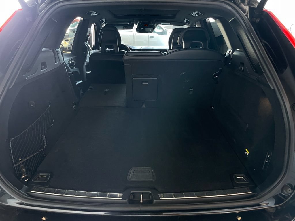 Used 2018 Volvo XC60 T6 R-Design w/ Convenience Package AWD/4WD image 24