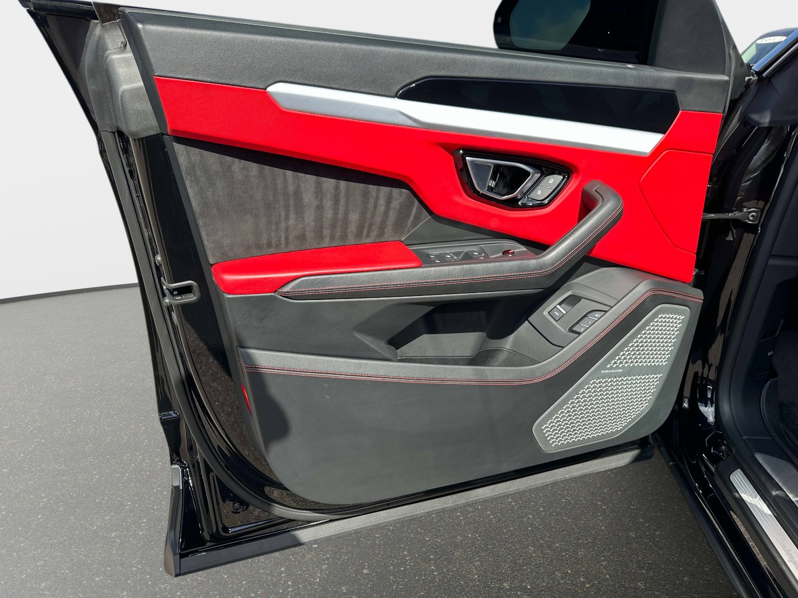 Used 2022 Lamborghini Urus image 18