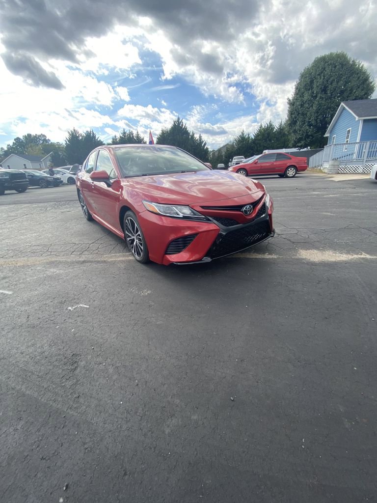 Used 2020 Toyota Camry SE