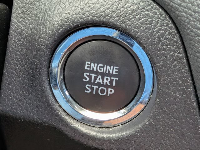 Used 2025 Toyota RAV4 XLE FWD image 27