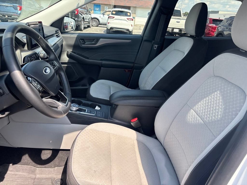 Certified 2024 Ford Escape Active AWD/4WD image 2