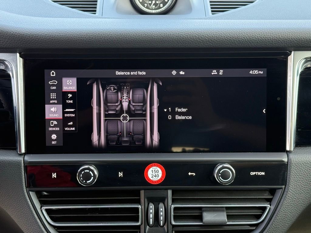 Used 2025 Porsche Macan image 32