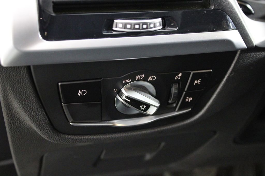 Used 2019 BMW X3 sDrive30i w/ Driving Assistance Package image 18