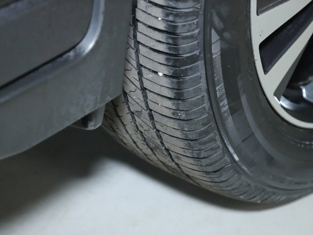 Used 2019 Nissan Rogue SV w/ Premium Package image 38