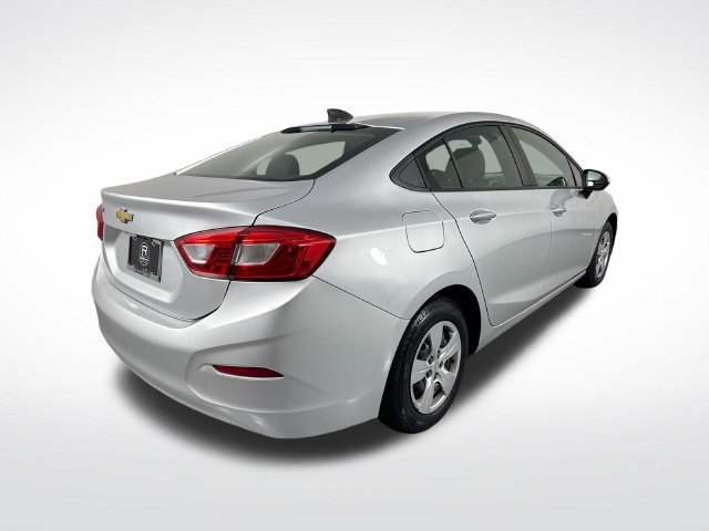 Used 2018 Chevrolet Cruze LS FWD image 31