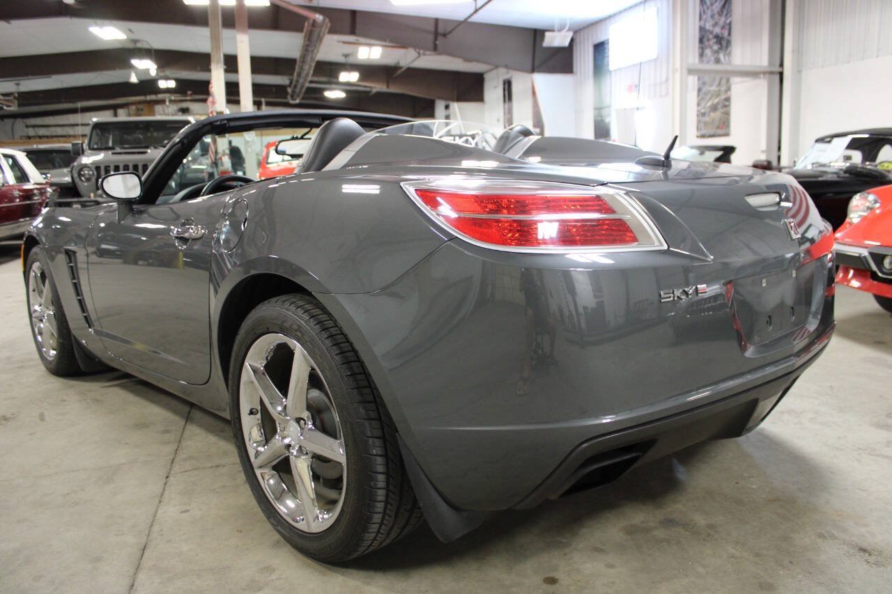 Used 2009 Saturn Sky Red Line RWD image 27