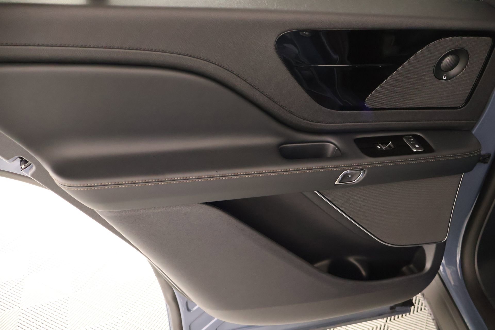 New 2026 Lincoln Aviator AWD image 18