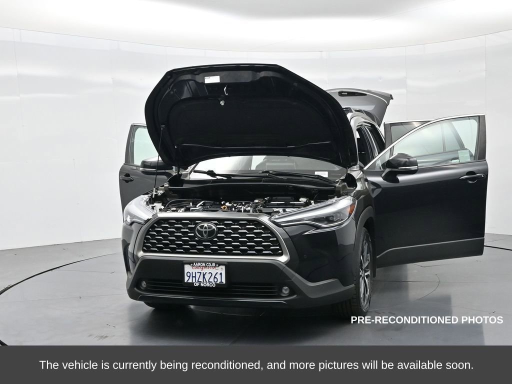 Used 2023 Toyota Corolla Cross XLE image 33