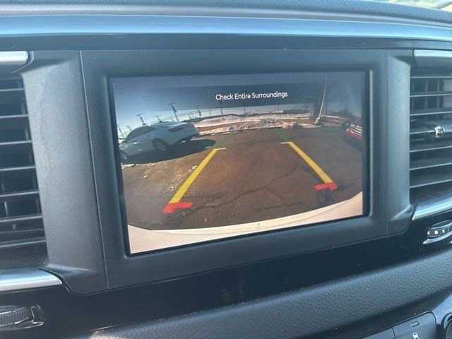 Used 2023 Chrysler Voyager LX image 21